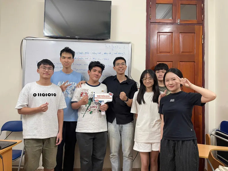 Thầy Thái Trần kèm cặp học viên